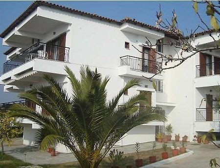 Yianna Studios & Apartments Gerakini Ngoại thất bức ảnh